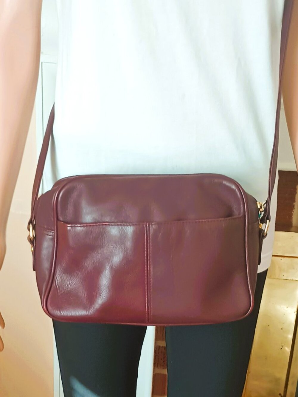 Vintage Aigner Leather Crossbody Bag Oxblood Adjustable Strap Purse Handbag - Picture 4 of 15